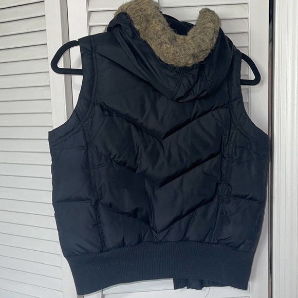 Jacob Connexion Hooded Puffer Vest - Picture 8 of 11